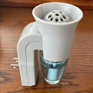 Bath and Body Works plug-in fragrance diffuser